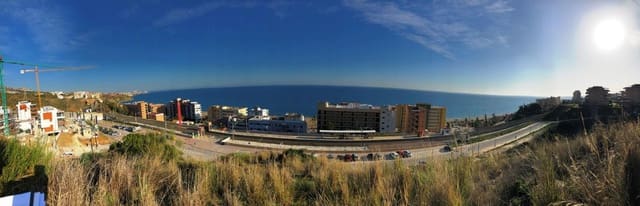 2 makuuhuone Kattohuoneisto myytävänä paikassa Las Gaviotas  - Carvajal, Fuengirola mukana uima-altaan 
autotalli - 949 000 € (Ref: 8643963)