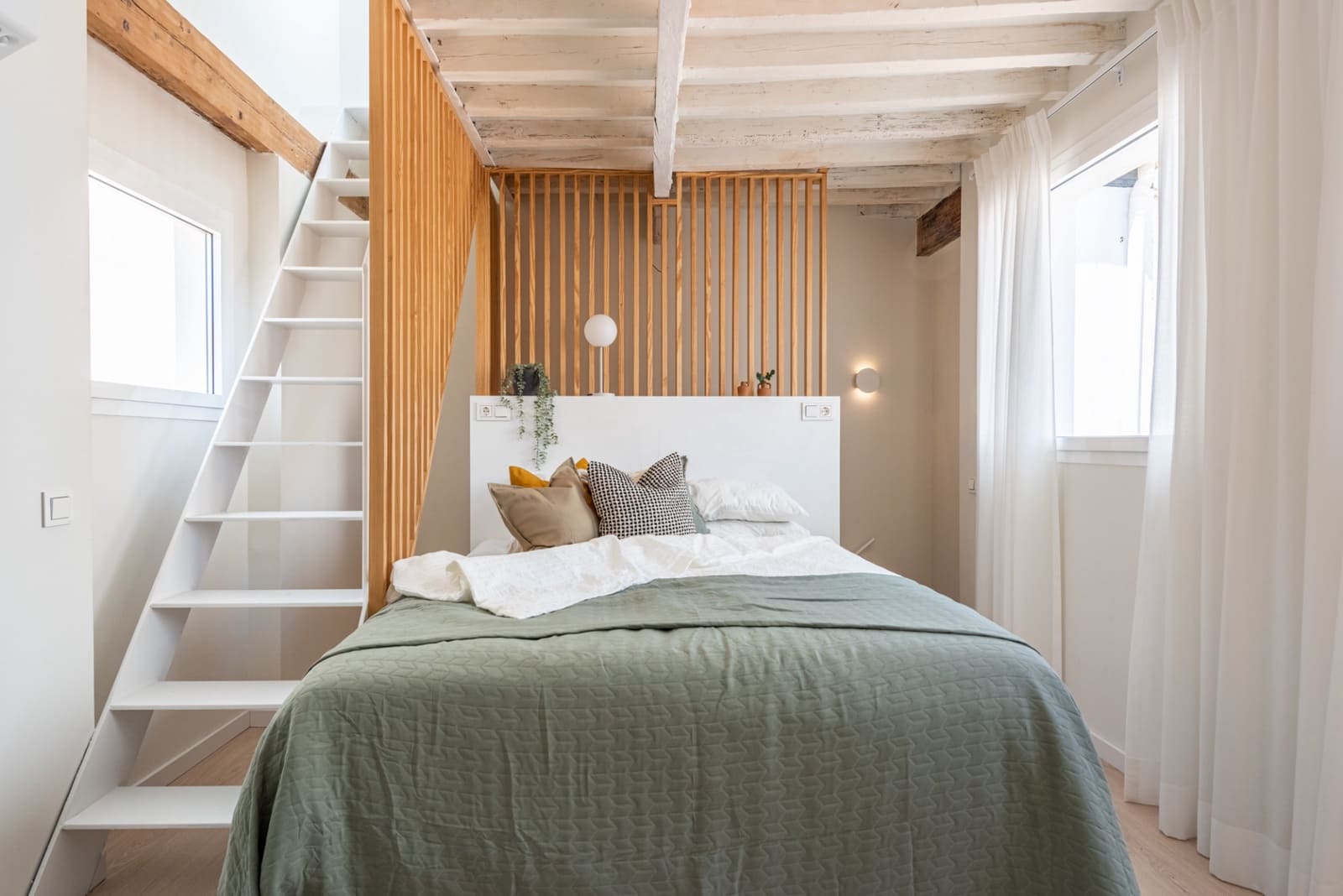 2 makuuhuone Kattohuoneisto myytävänä paikassa Malaga kaupunki - 675 000 € (Ref: 8643989)