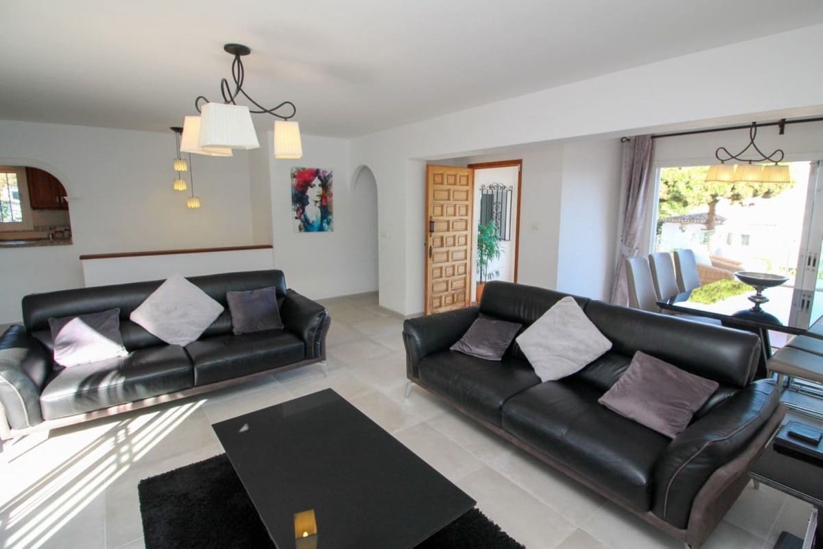 4 soveværelse Villa til salg i El Chaparral med swimmingpool garage - € 750.000 (Ref: 8736438)