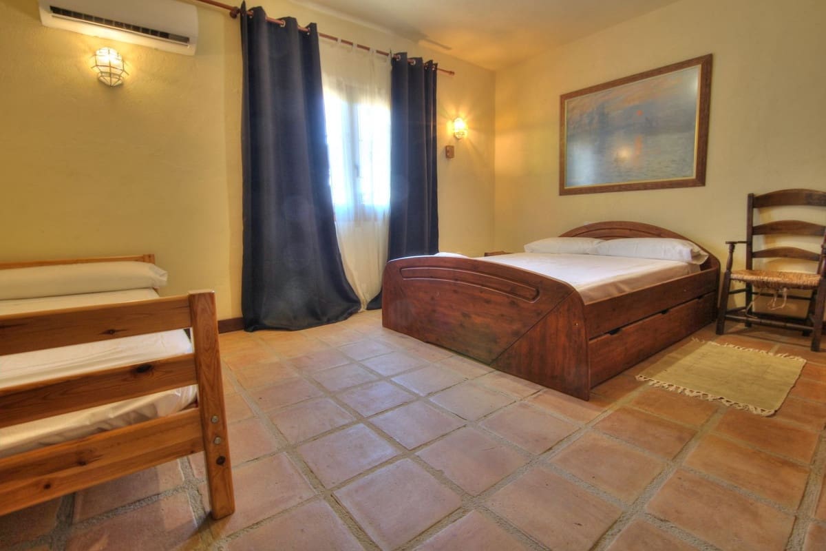 4 sypialnia Finka/Dom wiejski na sprzedaż w Mijas Costa z basenem garażem - 1 195 000 € (Ref: 8738593)