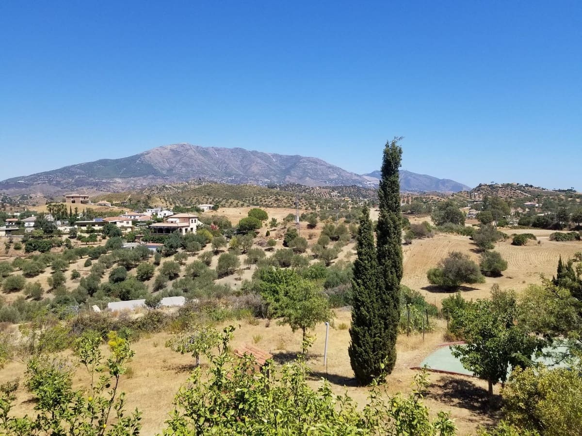 4 sypialnia Finka/Dom wiejski na sprzedaż w Mijas Costa z basenem garażem - 1 195 000 € (Ref: 8738593)