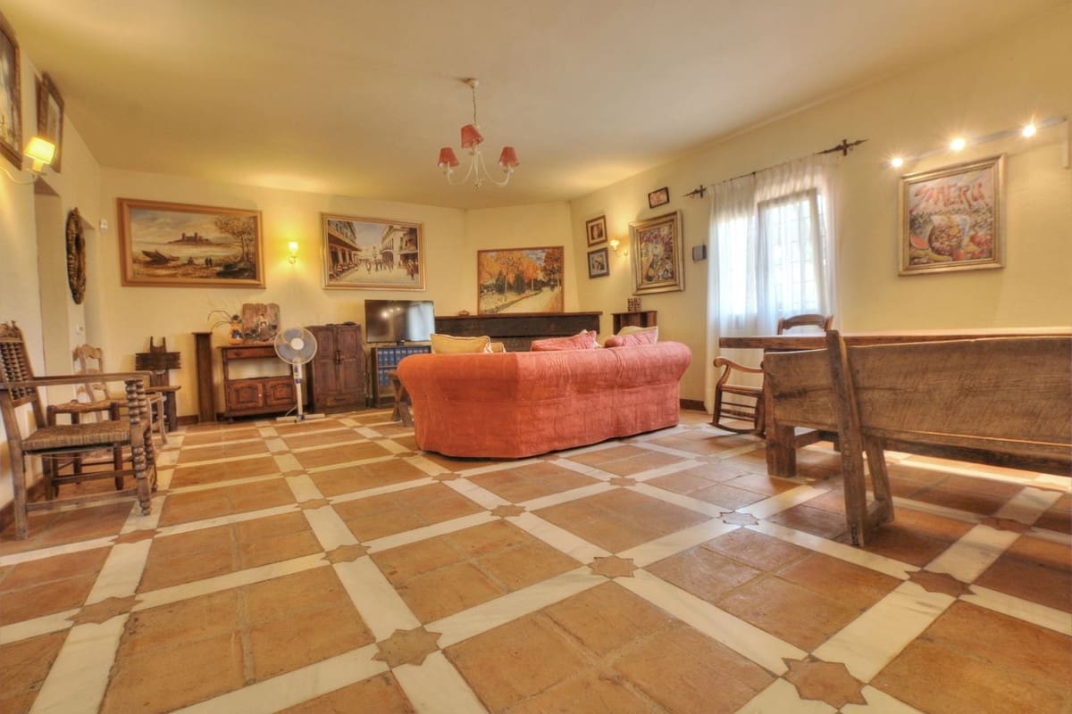 4 sypialnia Finka/Dom wiejski na sprzedaż w Mijas Costa z basenem garażem - 1 195 000 € (Ref: 8738593)