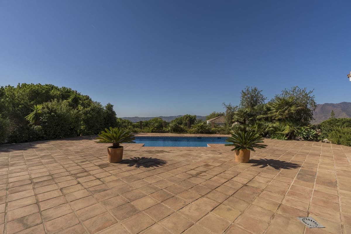 5 chambre Villa/Maison à vendre à Valtocado avec piscine garage - 1 375 000 € (Ref: 8762505)