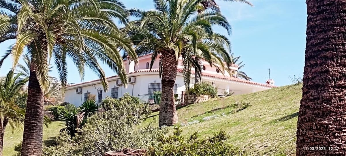 7 sypialnia Willa na sprzedaż w Benalmadena z garażem - 1 545 000 € (Ref: 8762507)