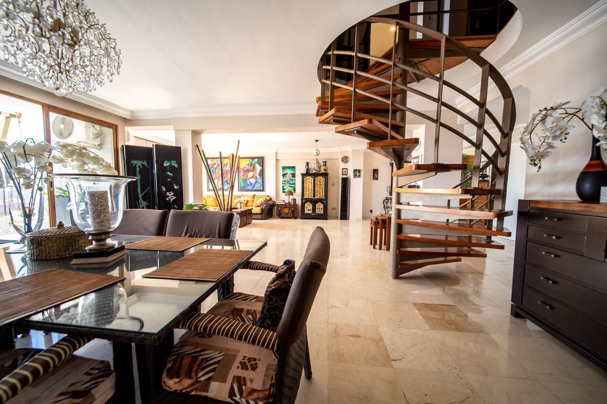 3 soveværelse Penthouse til salg i Carvajal med swimmingpool garage - € 689.000 (Ref: 8762510)