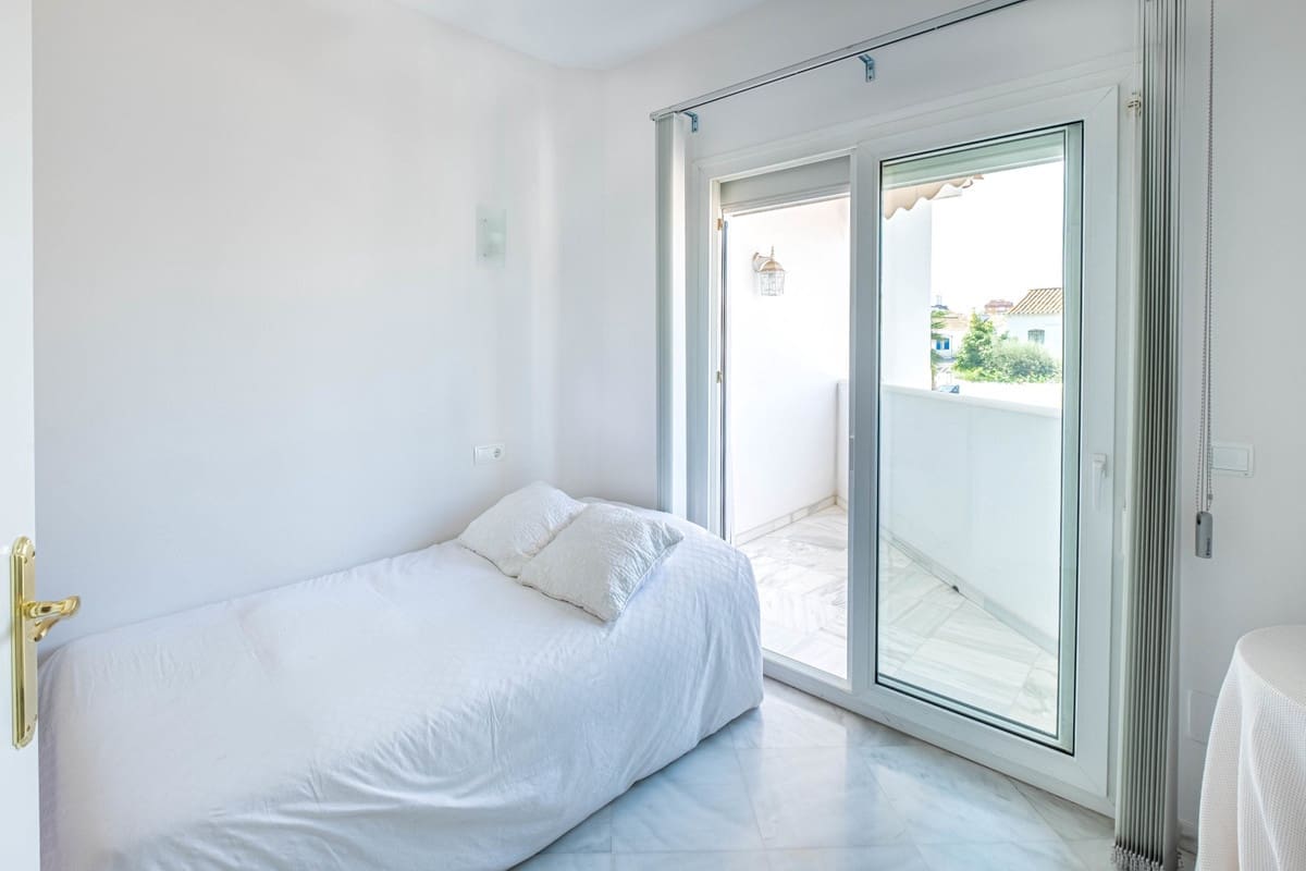 4 soveværelse Byhus til salg i Fuengirola med swimmingpool garage - € 1.050.000 (Ref: 8762514)