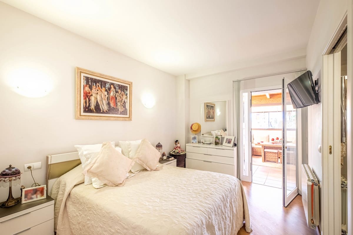 4 chambre Maison de Ville à vendre à Fuengirola avec piscine garage - 1 050 000 € (Ref: 8762514)