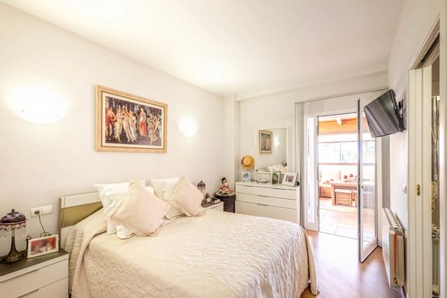 4 soveværelse Byhus til salg i Fuengirola med swimmingpool garage - € 1.050.000 (Ref: 8762514)