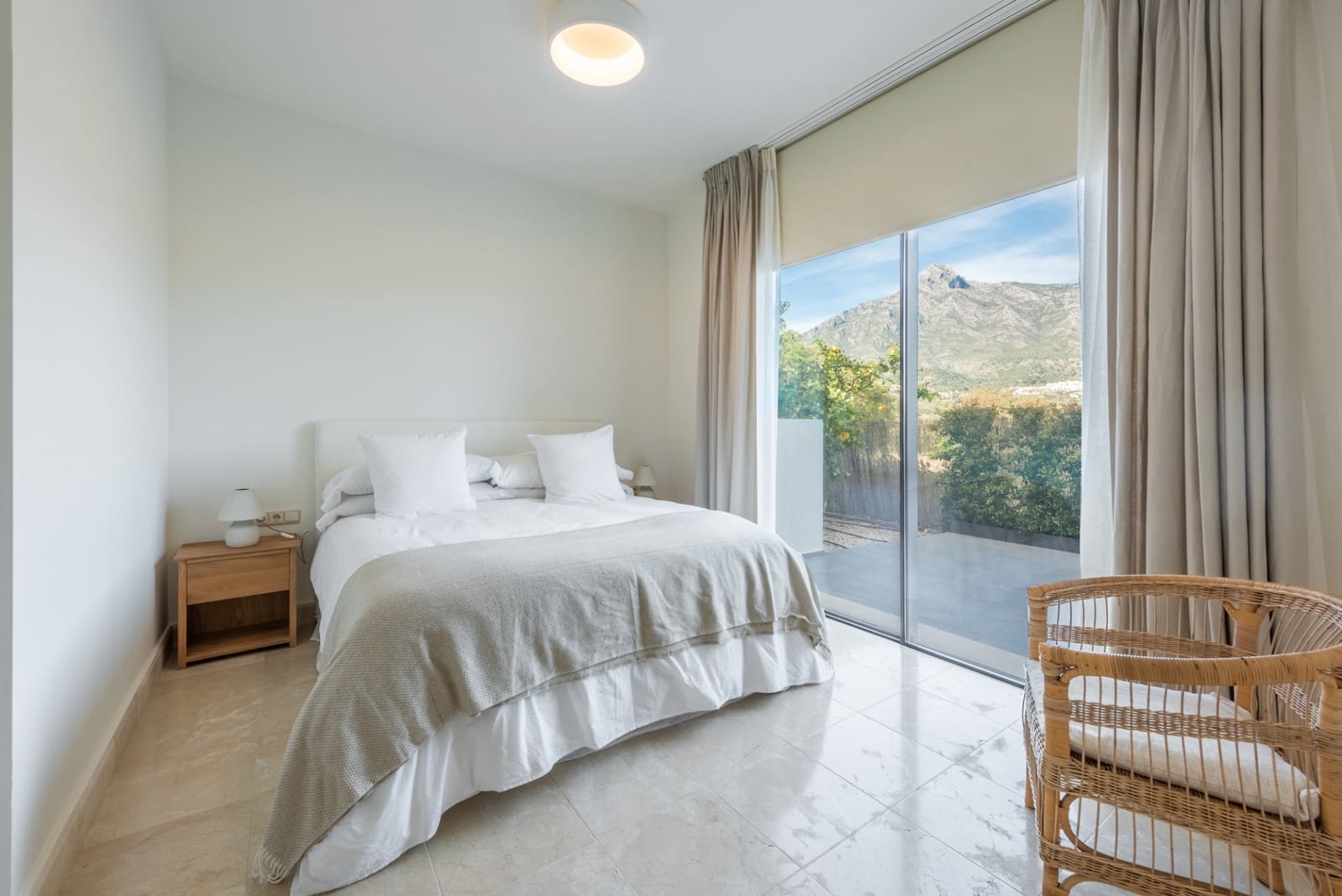 Chalet de 6 habitaciones en Marbella en venta con piscina garaje - 3.950.000 € (Ref: 8920194)