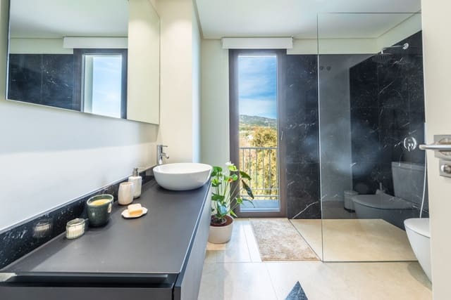 Chalet de 6 habitaciones en Marbella en venta con piscina garaje - 3.950.000 € (Ref: 8920194)