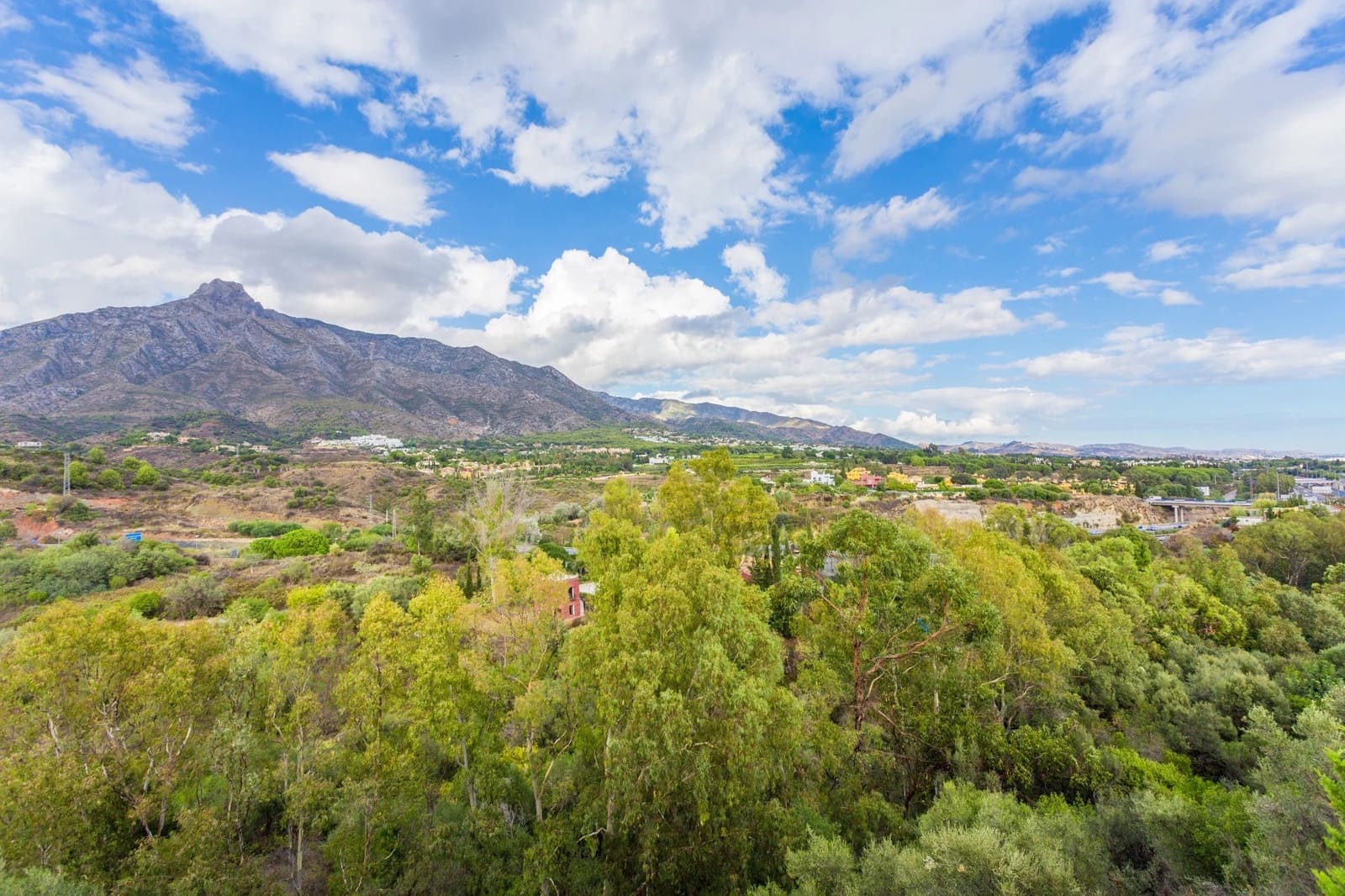 Chalet de 6 habitaciones en Marbella en venta con piscina garaje - 3.950.000 € (Ref: 8920194)