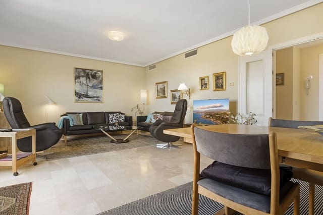 2 soverom Penthouse til salgs i Torrequebrada, Benalmádena med svømmebasseng garasje - € 480 000 (Ref: 8973577)