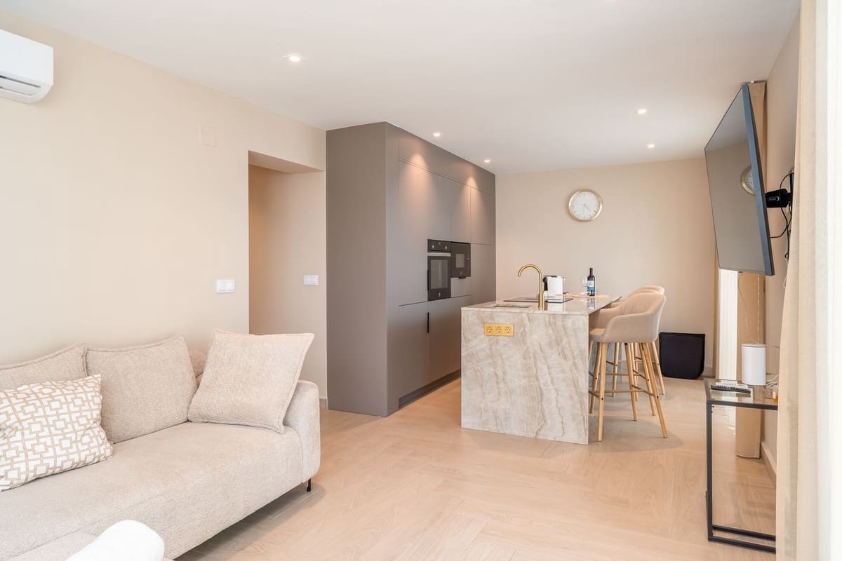 7 soverom Villa til salgs i Benalmadena Costa med svømmebasseng garasje - € 1 400 000 (Ref: 8987254)