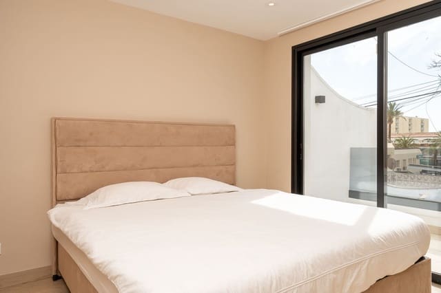 7 slaapkamer Villa te koop in Benalmadena Costa, Benalmádena met zwembad garage - € 1.400.000 (Ref: 8987254)