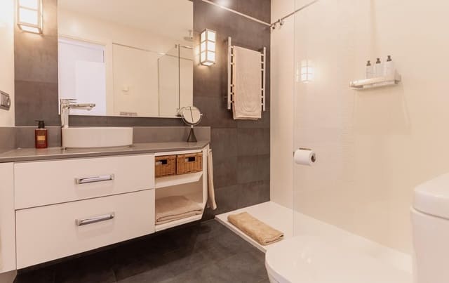 3 sypialnia Dom na sprzedaż w Mijas Costa, Mijas z basenem garażem - 770 000 € (Ref: 9006040)