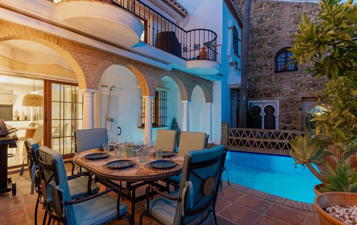 3 sypialnia Dom na sprzedaż w Mijas Costa z basenem garażem - 770 000 € (Ref: 9006040)