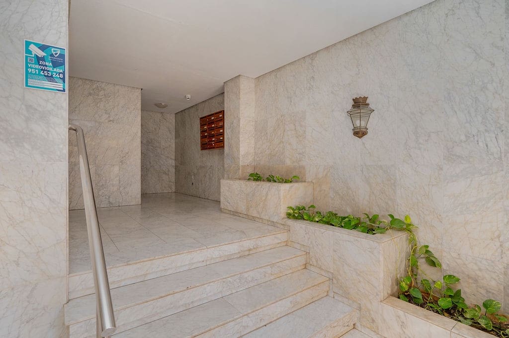 3 makuuhuone Huoneisto myytävänä paikassa Fuengirola mukana 
autotalli - 355 000 € (Ref: 9015899)