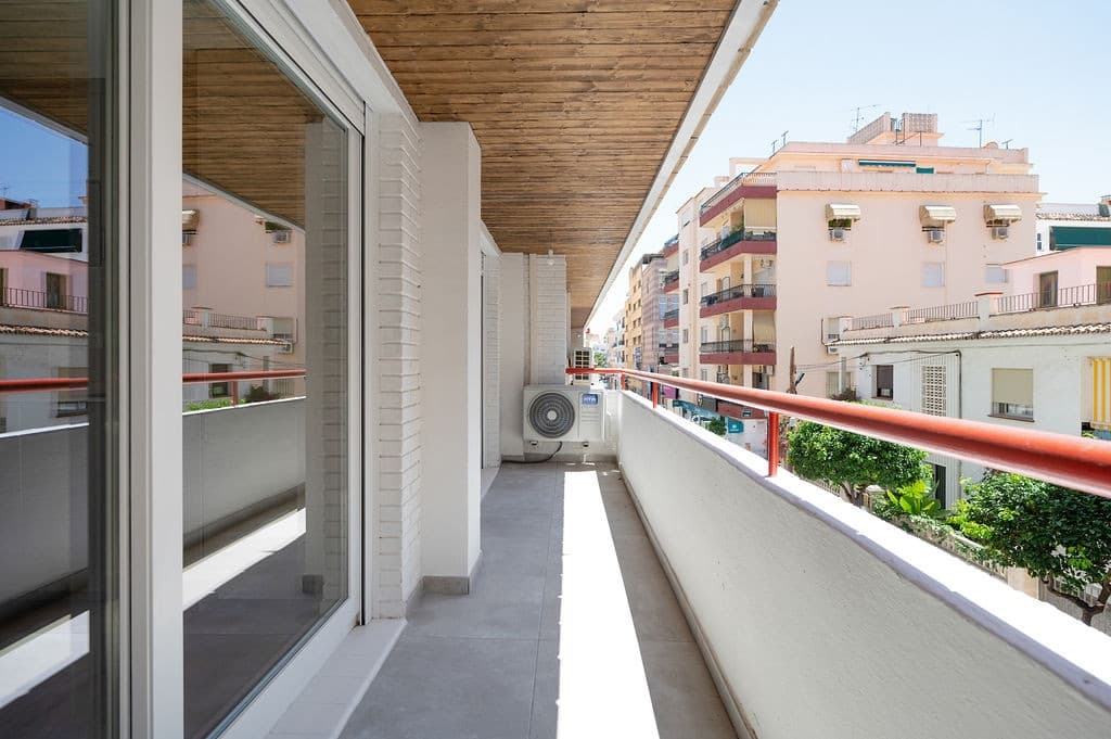 3 makuuhuone Huoneisto myytävänä paikassa Fuengirola mukana 
autotalli - 355 000 € (Ref: 9015899)