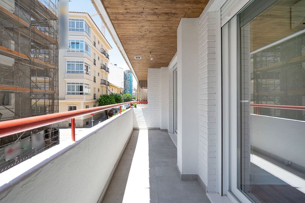 3 makuuhuone Huoneisto myytävänä paikassa Fuengirola mukana 
autotalli - 355 000 € (Ref: 9015899)