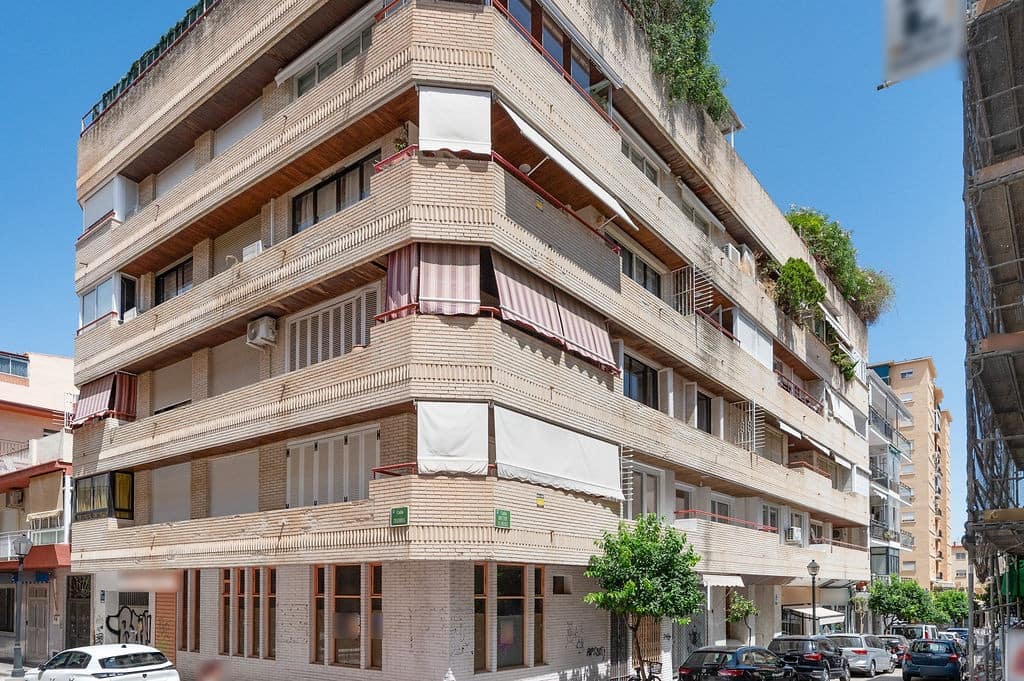 3 makuuhuone Huoneisto myytävänä paikassa Fuengirola mukana 
autotalli - 355 000 € (Ref: 9015899)