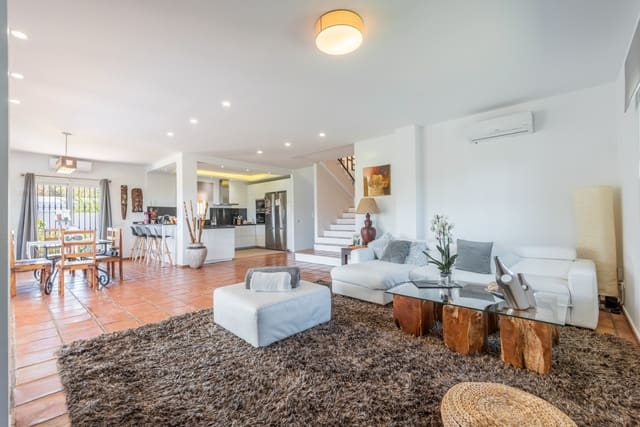 5 chambre Villa/Maison à vendre à Estepona avec piscine garage - 1 390 000 € (Ref: 9019275)