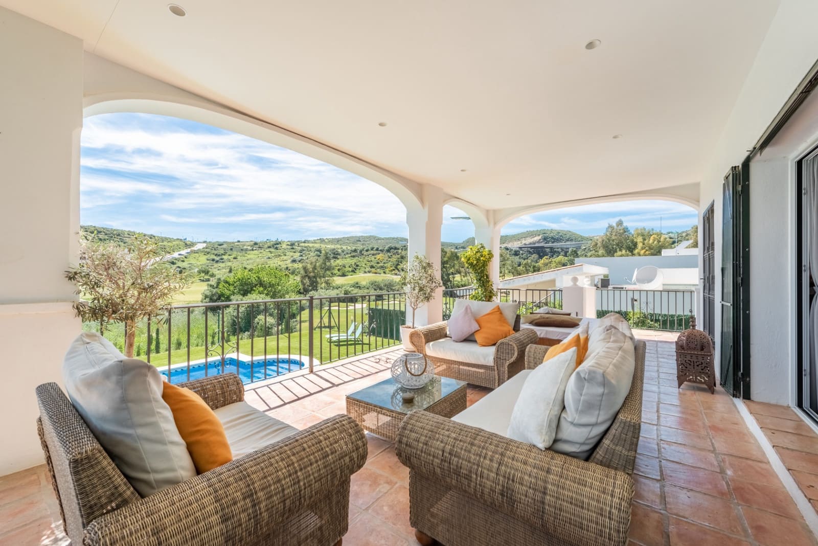 5 chambre Villa/Maison à vendre à Estepona avec piscine garage - 1 390 000 € (Ref: 9019275)