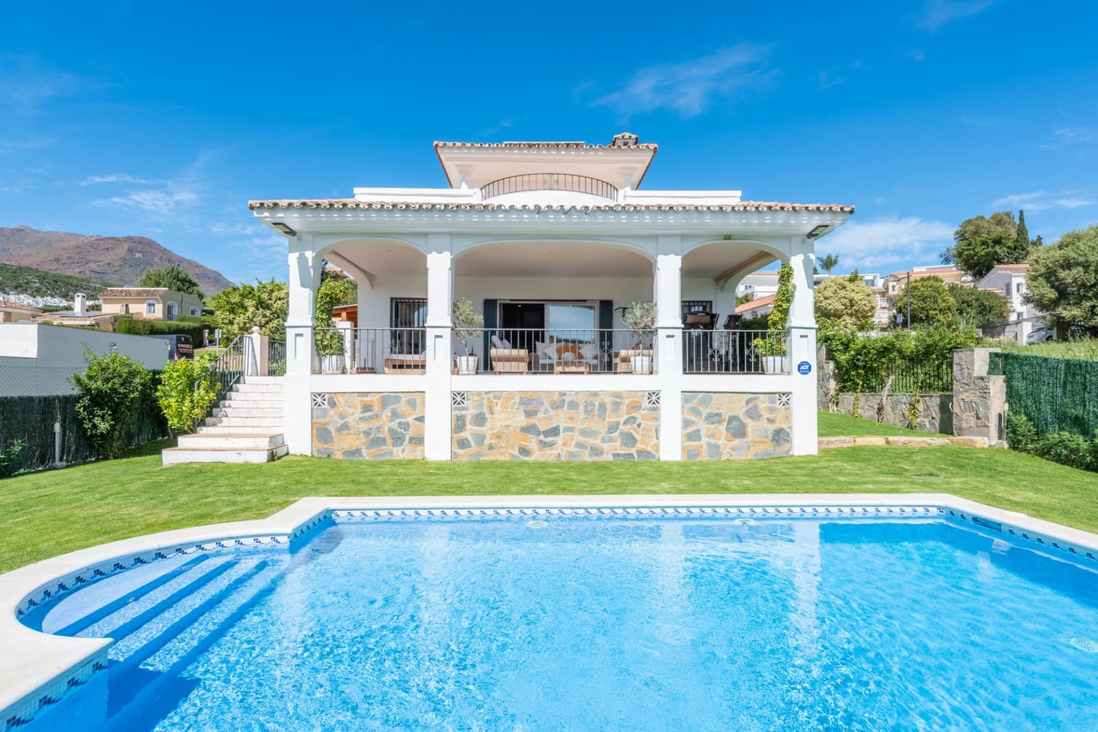 5 chambre Villa/Maison à vendre à Estepona avec piscine garage - 1 390 000 € (Ref: 9019275)