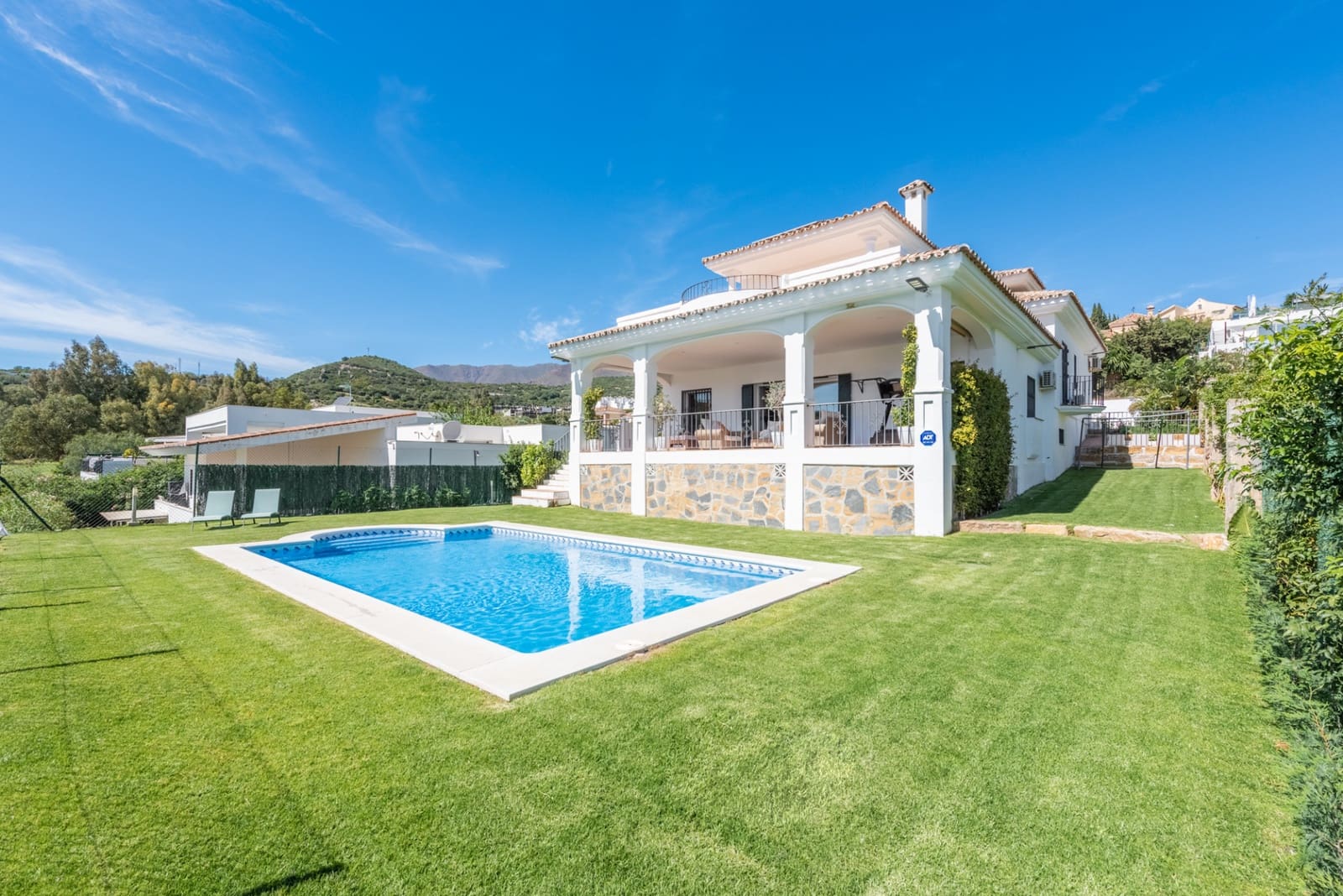 5 chambre Villa/Maison à vendre à Estepona avec piscine garage - 1 390 000 € (Ref: 9019275)