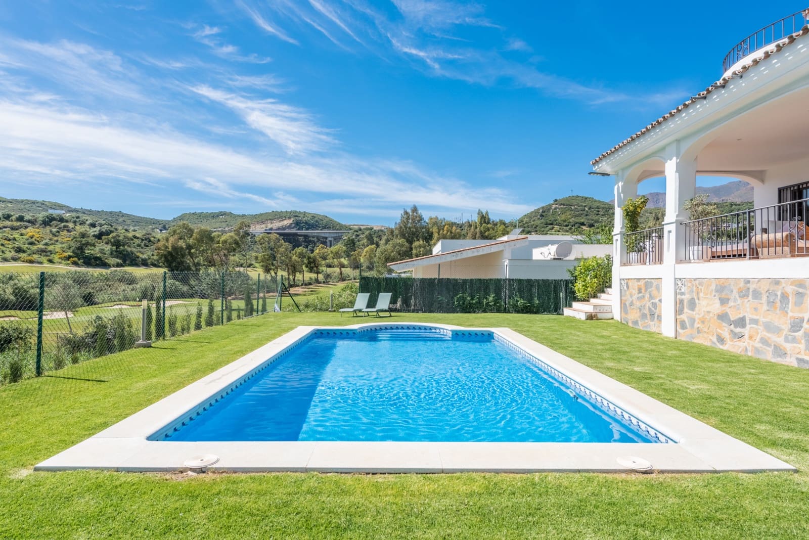 5 chambre Villa/Maison à vendre à Estepona avec piscine garage - 1 390 000 € (Ref: 9019275)