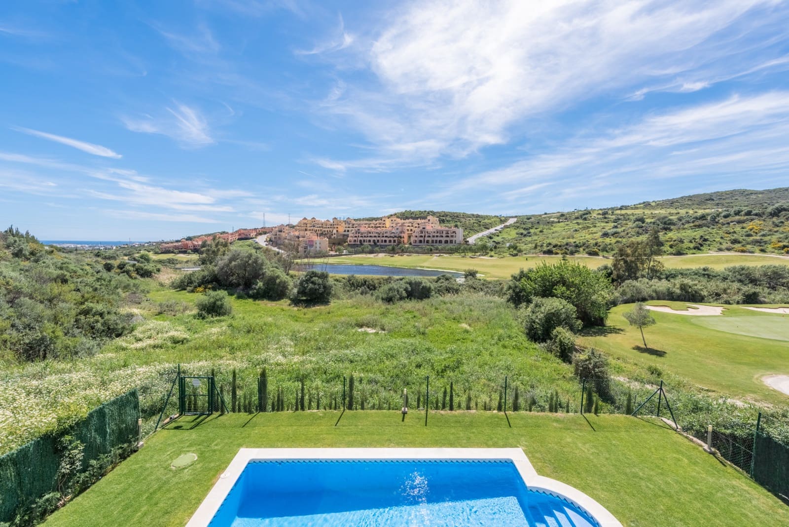 5 bedroom Villa for sale in Estepona with pool garage - € 1,390,000 (Ref: 9019275)