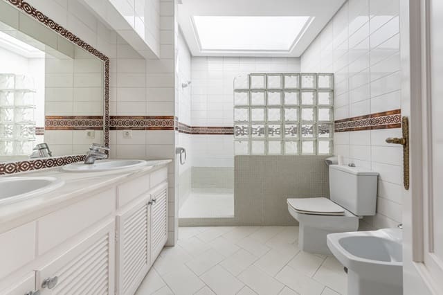 6 sovrum Takvåning till salu i Fuengirola med pool garage - 795 000 € (Ref: 9043995)