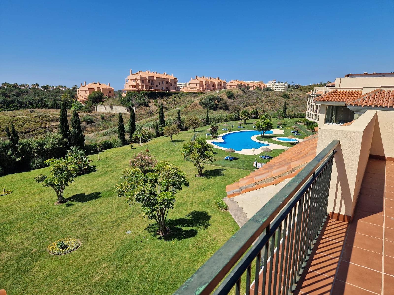 3 soveværelse Penthouse til salg i El Faro med swimmingpool garage - € 499.000 (Ref: 9074331)