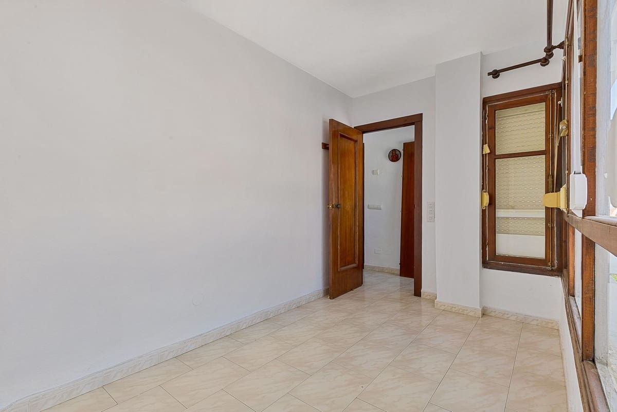 4 bedroom Apartment for sale in Fuengirola with garage - € 599,000 (Ref: 9086489)