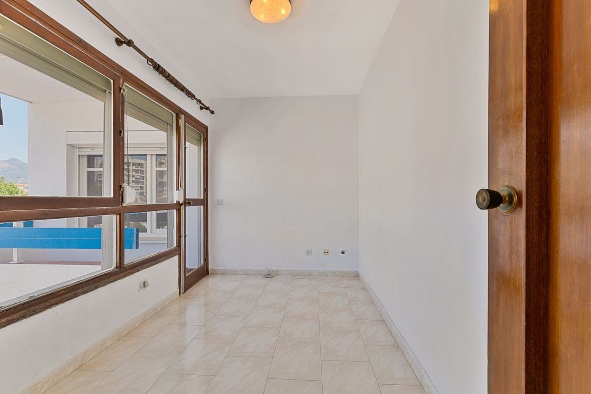 4 bedroom Apartment for sale in Fuengirola with garage - € 599,000 (Ref: 9086489)