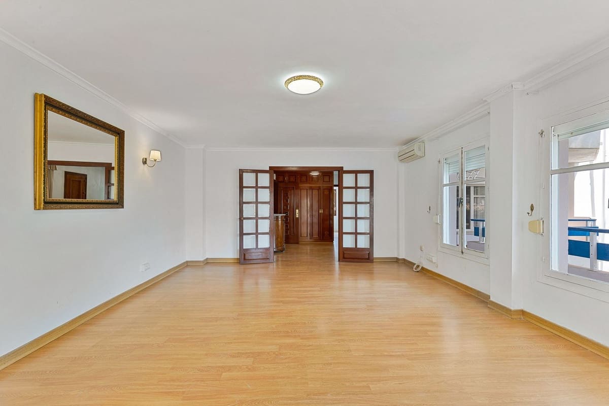 4 bedroom Apartment for sale in Fuengirola with garage - € 599,000 (Ref: 9086489)