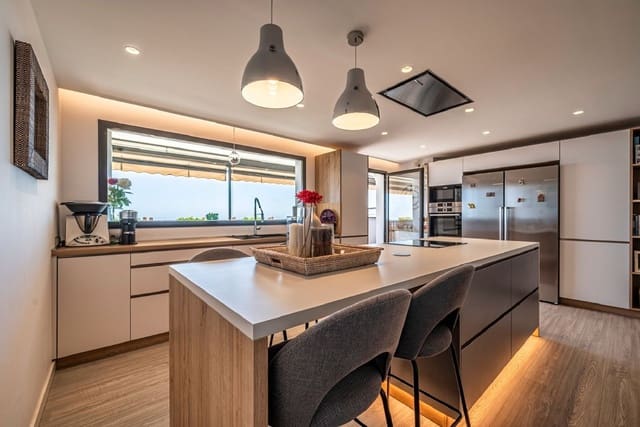 3 sovrum Lägenhet till salu i Benalmádena med pool garage - 545 000 € (Ref: 9094451)