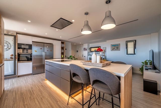 3 sovrum Lägenhet till salu i Benalmádena med pool garage - 545 000 € (Ref: 9094451)