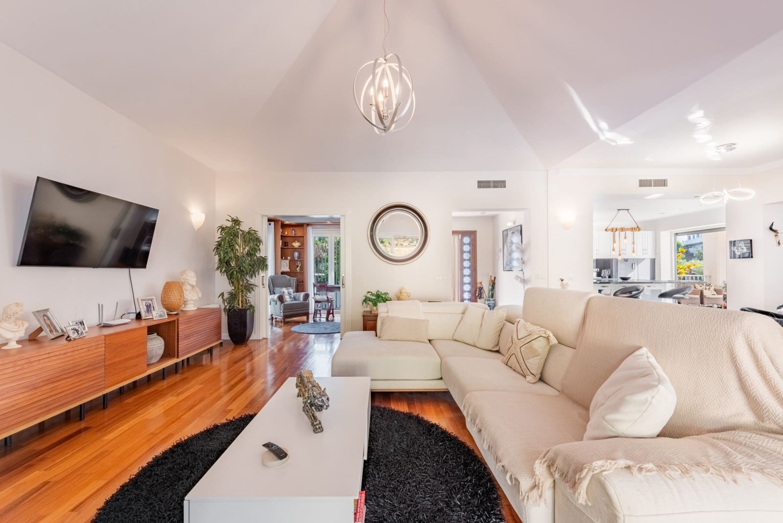 6 sovrum Villa till salu i Mijas Costa med pool garage - 1 595 000 € (Ref: 9103764)