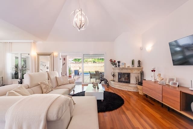 6 sovrum Villa till salu i Mijas Costa, Mijas med pool garage - 1 595 000 € (Ref: 9103764)