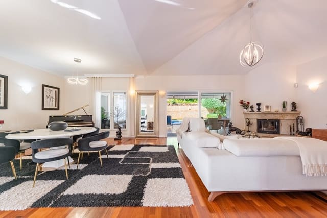 6 sypialnia Willa na sprzedaż w Mijas Costa, Mijas z basenem garażem - 1 495 000 € (Ref: 9103764)
