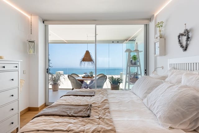 Apartamento de 3 habitaciones en El Higuerón, Fuengirola en venta con piscina garaje - 849.000 € (Ref: 9143682)