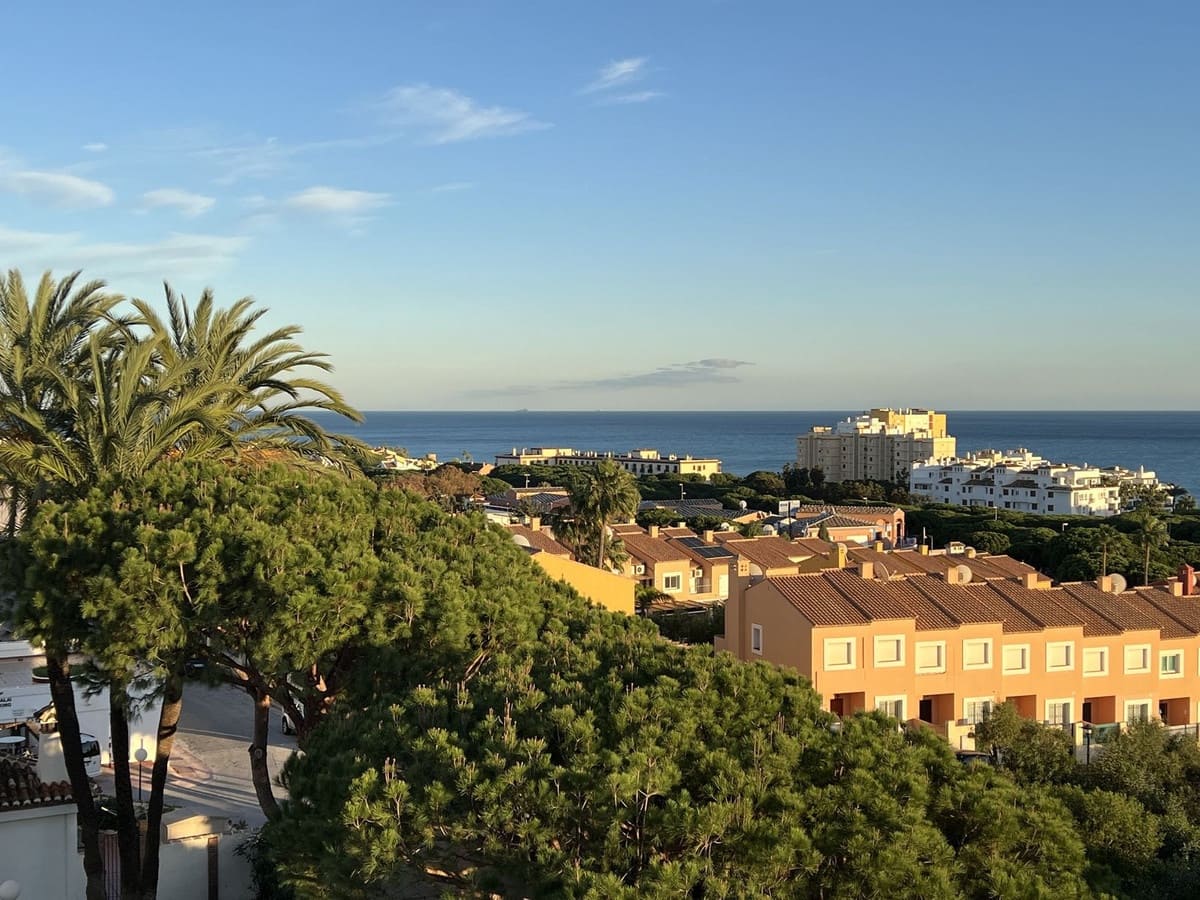 2 sypialnia Apartament na sprzedaż w Calahonda z basenem garażem - 449 500 € (Ref: 9203324)