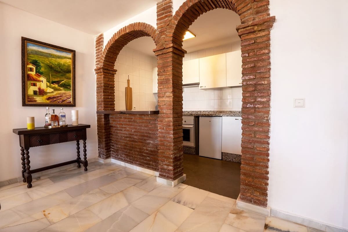 2 sypialnia Apartament na sprzedaż w Calahonda z basenem garażem - 449 500 € (Ref: 9203324)