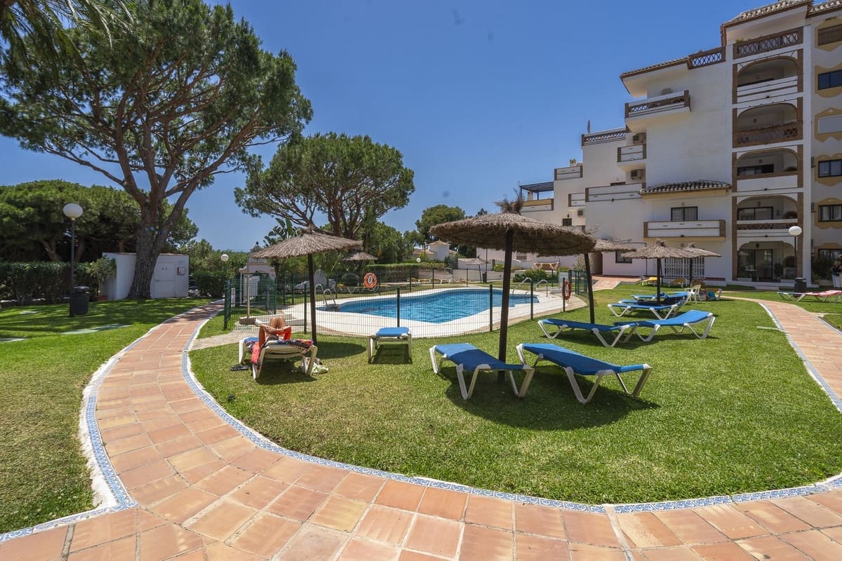 2 sypialnia Apartament na sprzedaż w Calahonda z basenem garażem - 449 500 € (Ref: 9203324)