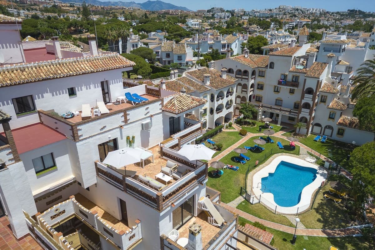 2 sypialnia Apartament na sprzedaż w Calahonda z basenem garażem - 449 500 € (Ref: 9203324)