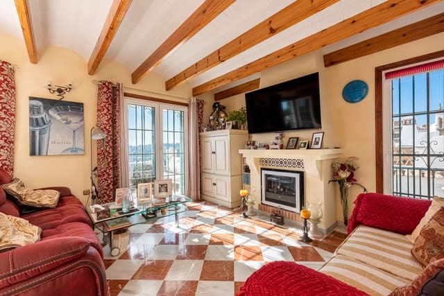 3 soverom Hus til salgs i Mijas Costa, Mijas med svømmebasseng - € 549 000 (Ref: 9207516)