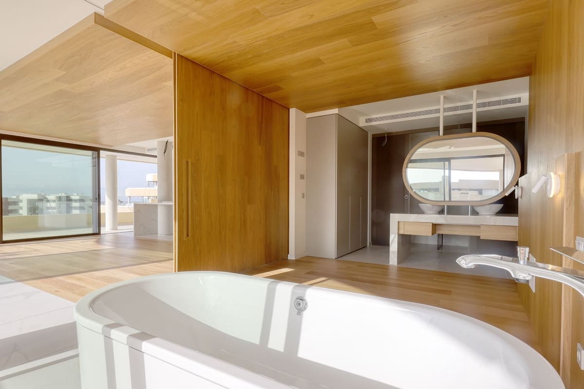 3 bedroom Apartment for sale in Fuengirola with pool garage - € 949,000 (Ref: 9322316)