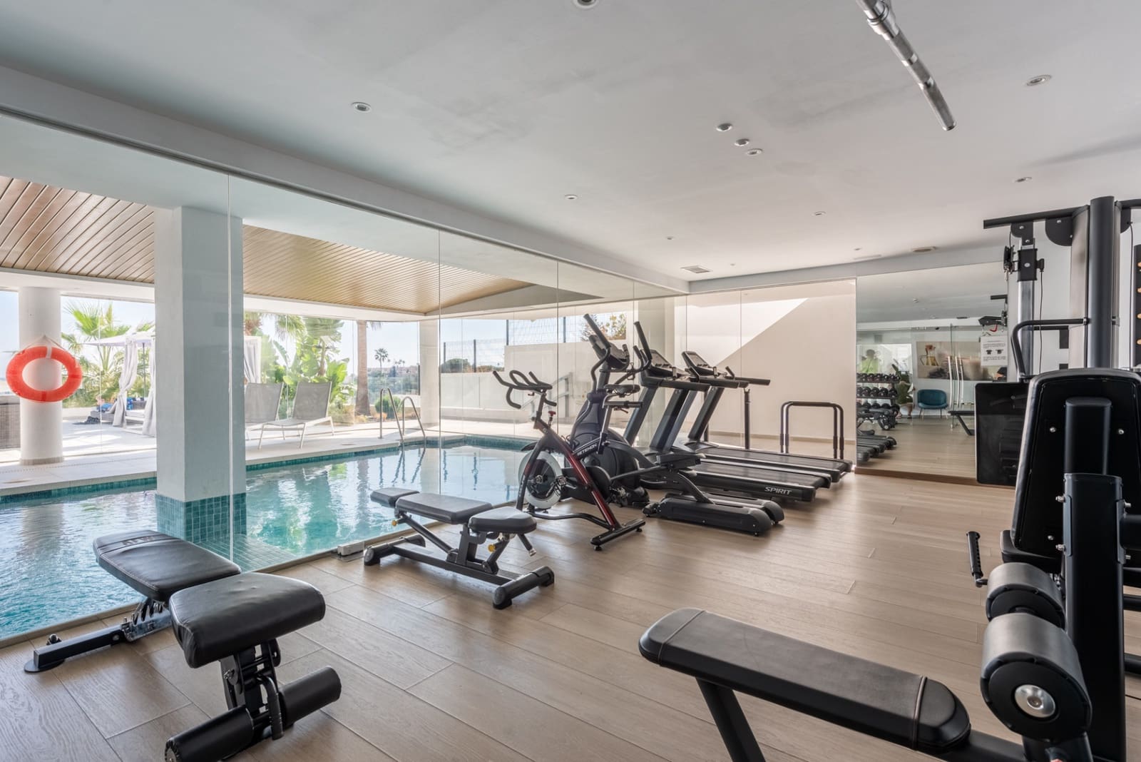 2 sypialnia Apartament na sprzedaż w Fuengirola z basenem garażem - 599 000 € (Ref: 9354144)