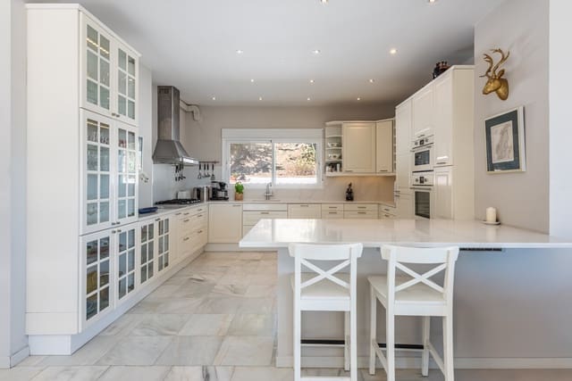 4 sovrum Villa till salu i Mijas Costa, Mijas med pool garage - 1 795 000 € (Ref: 9356514)