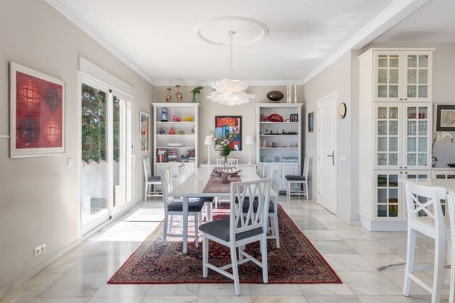 4 sovrum Villa till salu i Mijas Costa, Mijas med pool garage - 1 795 000 € (Ref: 9356514)